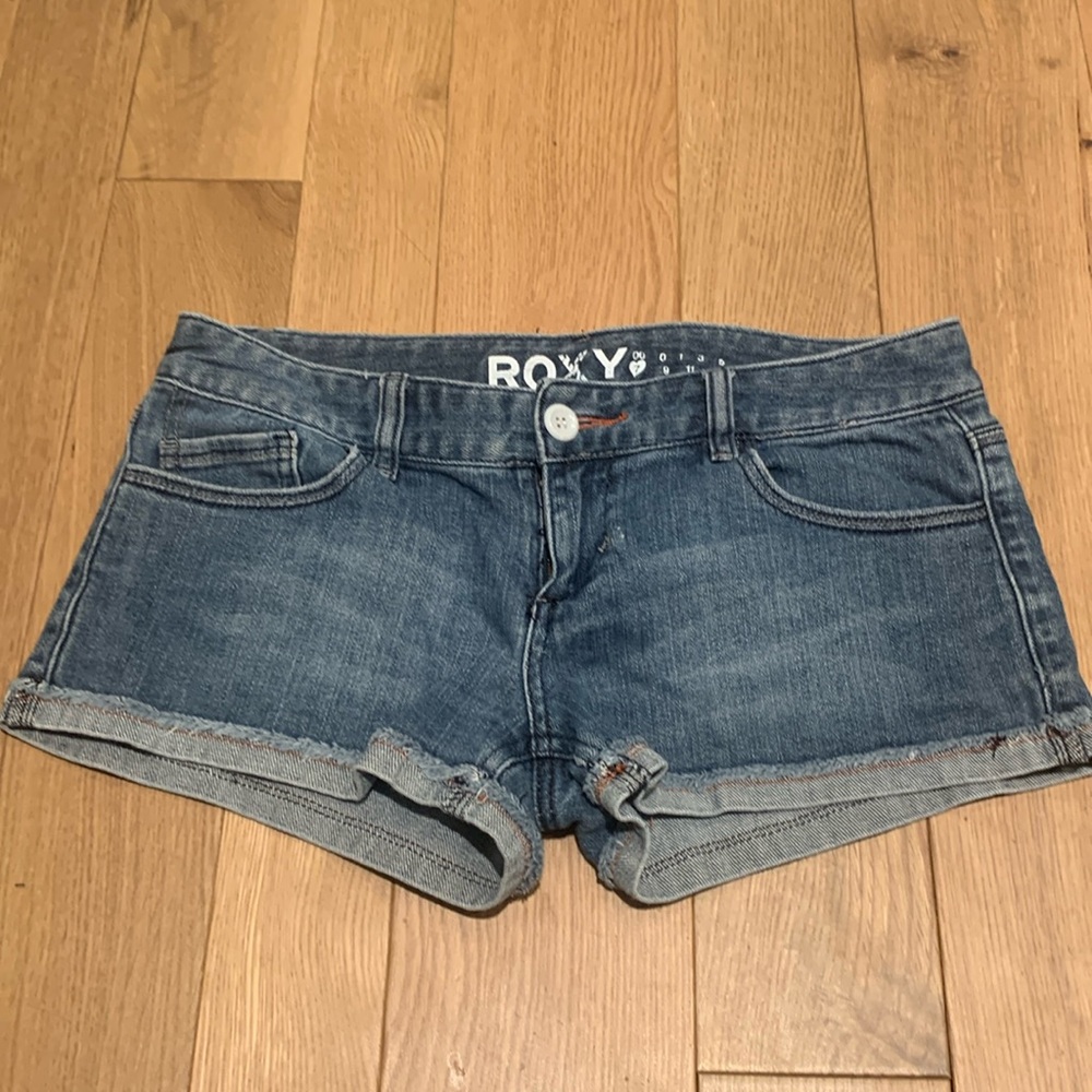 Cute Roxi short shorts
